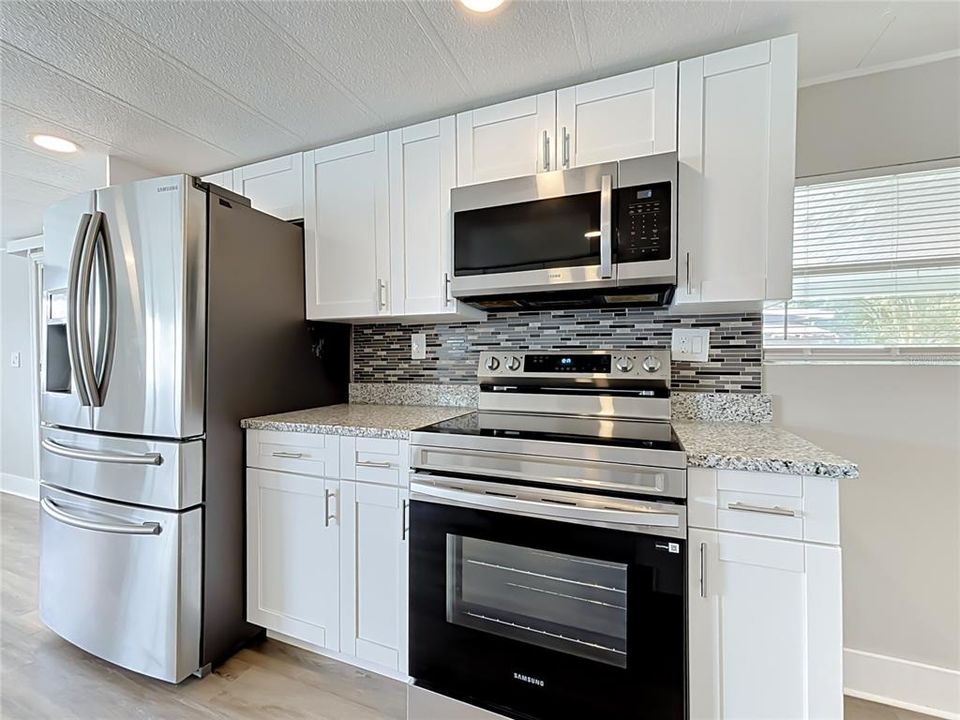 For Sale: $159,900 (3 beds, 2 baths, 960 Square Feet)