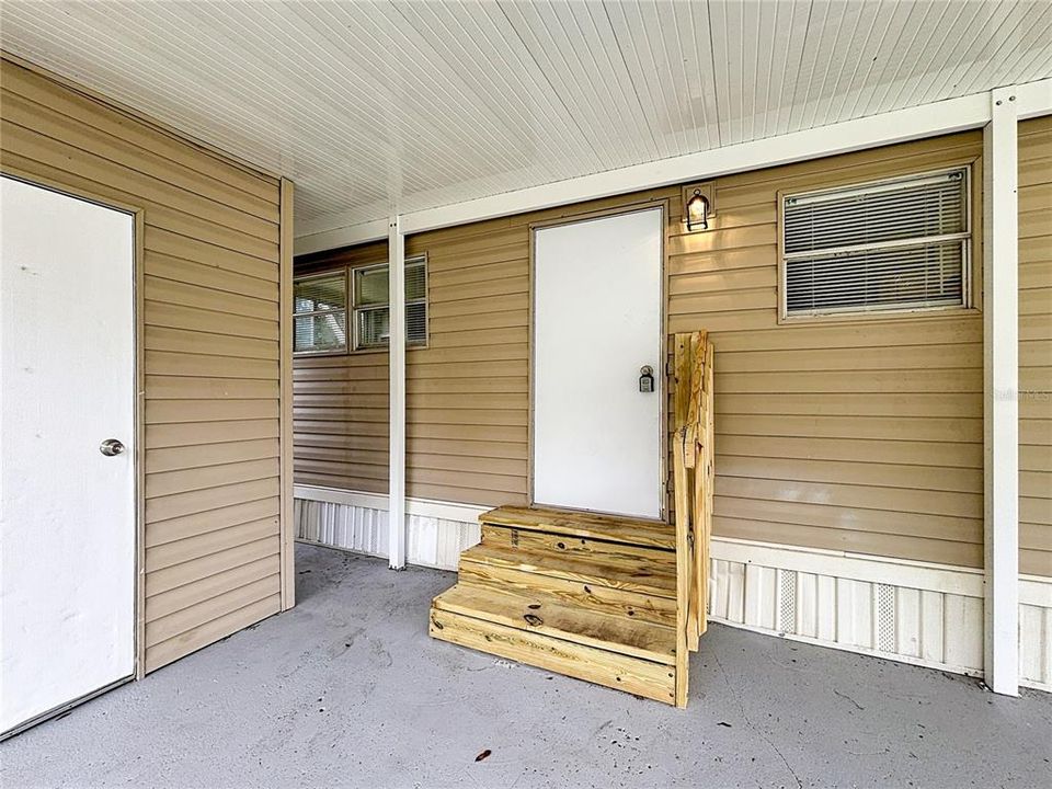 For Sale: $159,900 (3 beds, 2 baths, 960 Square Feet)
