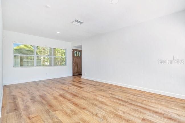 В аренду: $2,600 (2 спален, 1 ванн, 1152 Квадратных фут)