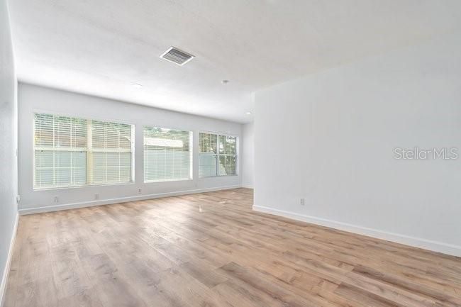 В аренду: $2,600 (2 спален, 1 ванн, 1152 Квадратных фут)