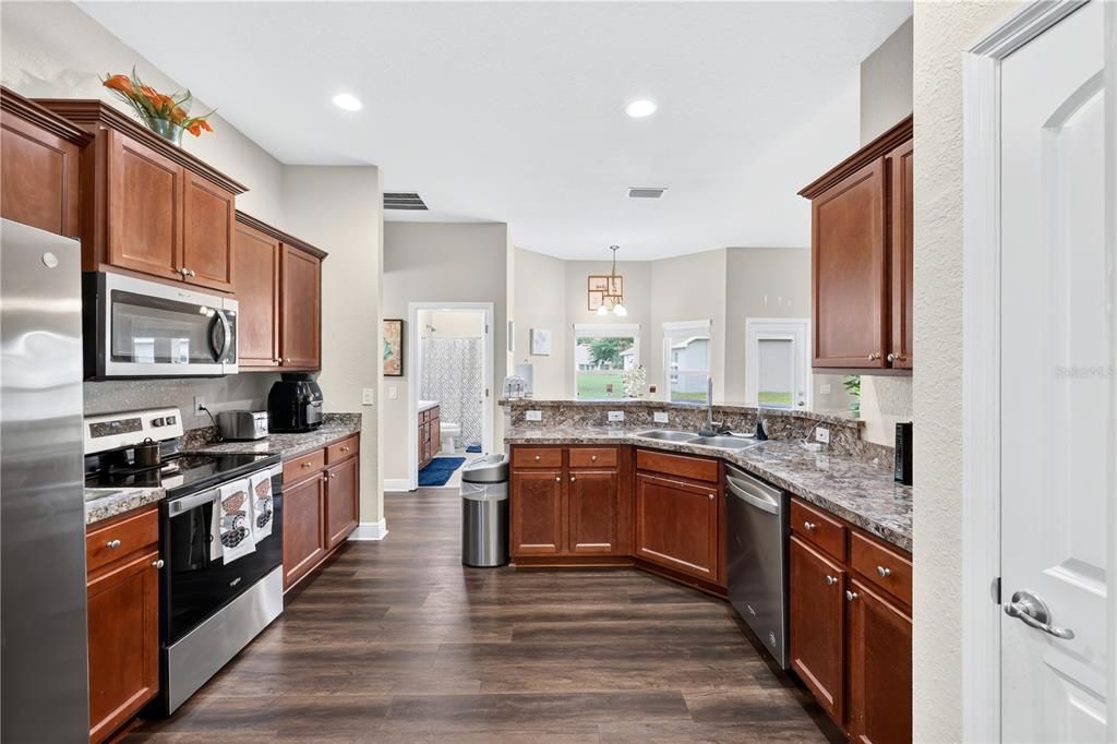 For Sale: $389,990 (4 beds, 3 baths, 2303 Square Feet)