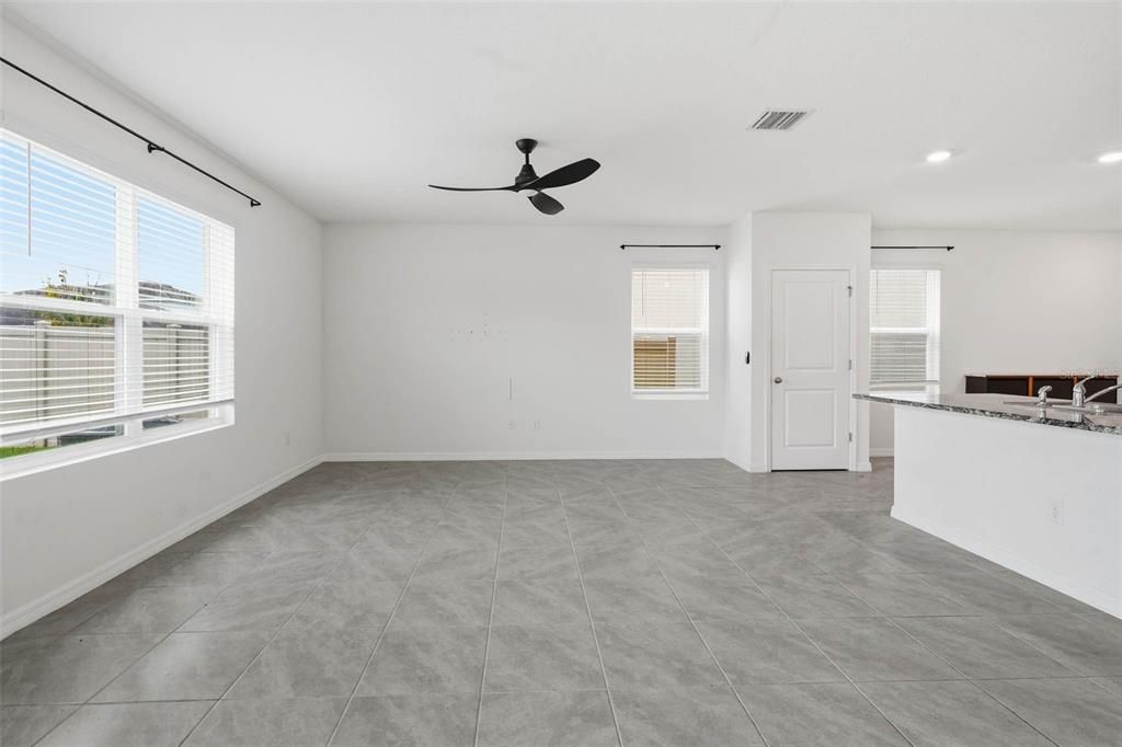 For Sale: $375,000 (4 beds, 2 baths, 2261 Square Feet)