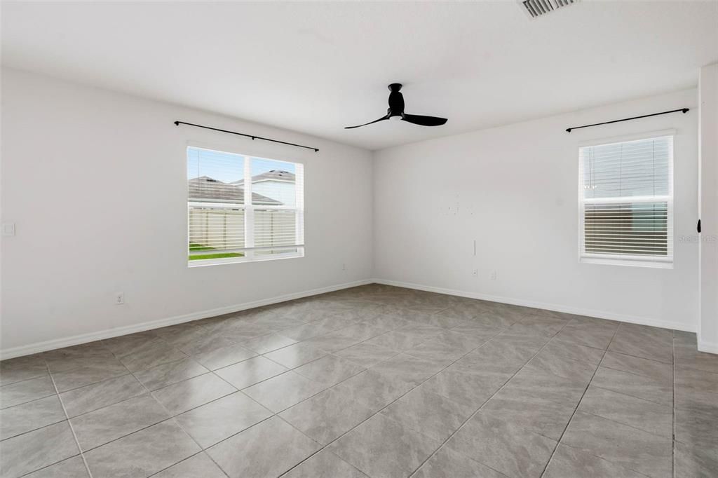 For Sale: $375,000 (4 beds, 2 baths, 2261 Square Feet)