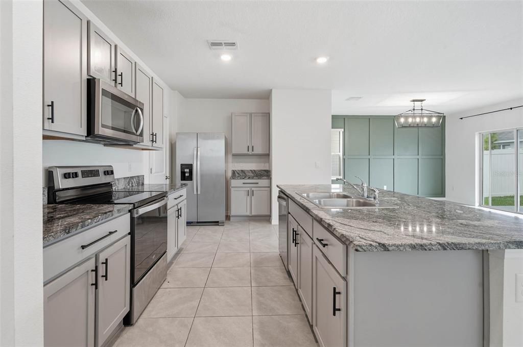 For Sale: $375,000 (4 beds, 2 baths, 2261 Square Feet)