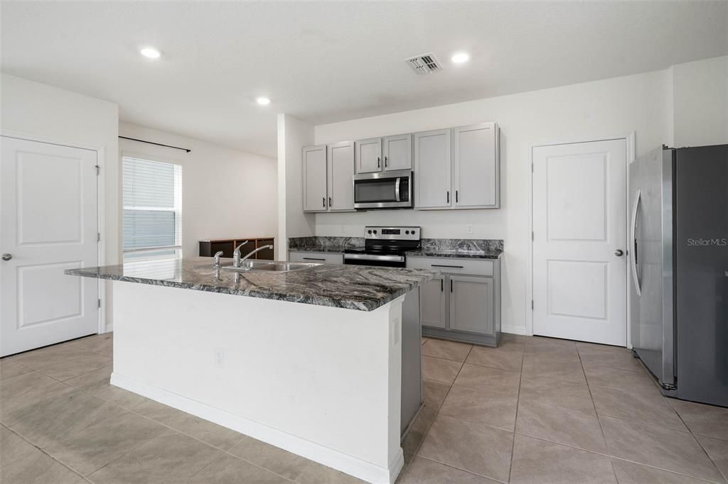 For Sale: $375,000 (4 beds, 2 baths, 2261 Square Feet)