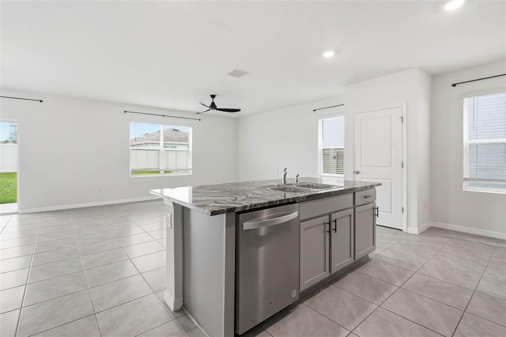 For Sale: $375,000 (4 beds, 2 baths, 2261 Square Feet)