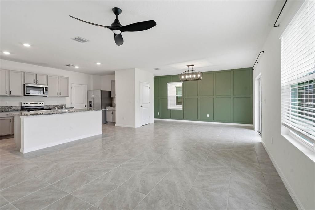 For Sale: $375,000 (4 beds, 2 baths, 2261 Square Feet)