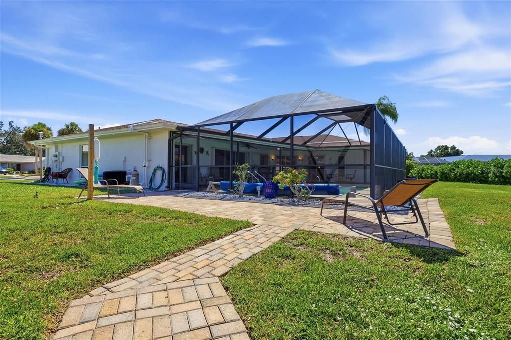 En Venta: $569,000 (3 camas, 3 baños, 2086 Pies cuadrados)