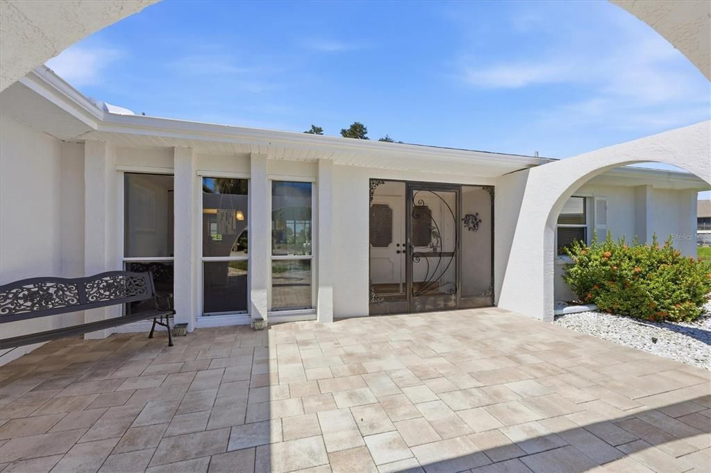 En Venta: $569,000 (3 camas, 3 baños, 2086 Pies cuadrados)