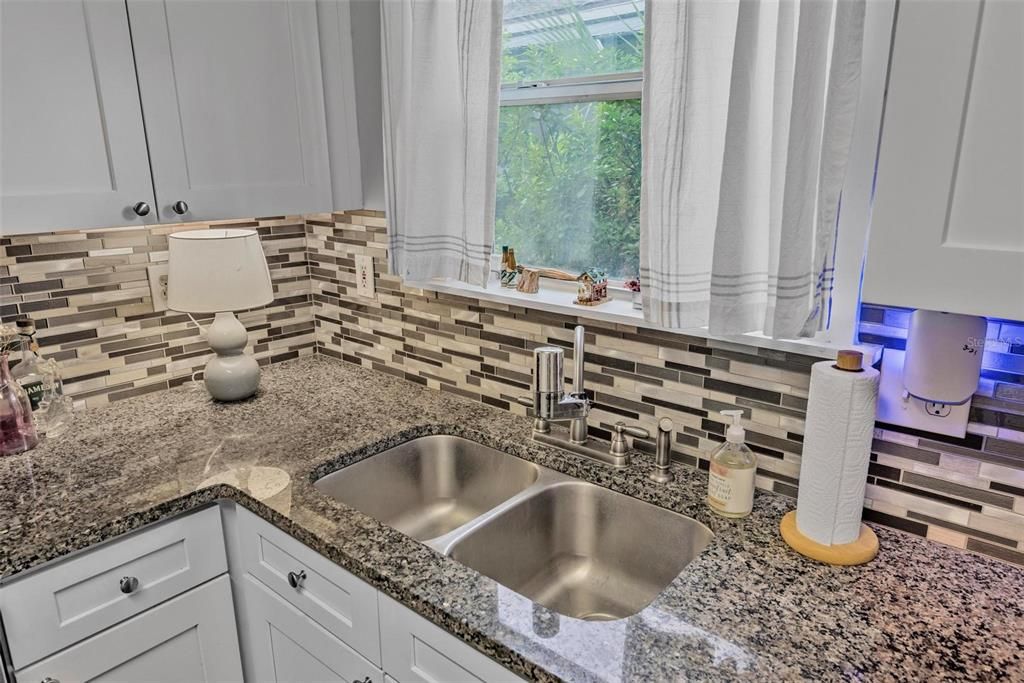 En Venta: $429,000 (2 camas, 1 baños, 734 Pies cuadrados)