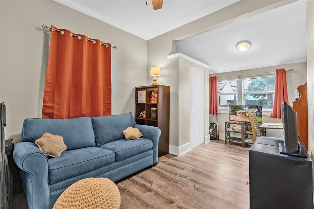 En Venta: $429,000 (2 camas, 1 baños, 734 Pies cuadrados)