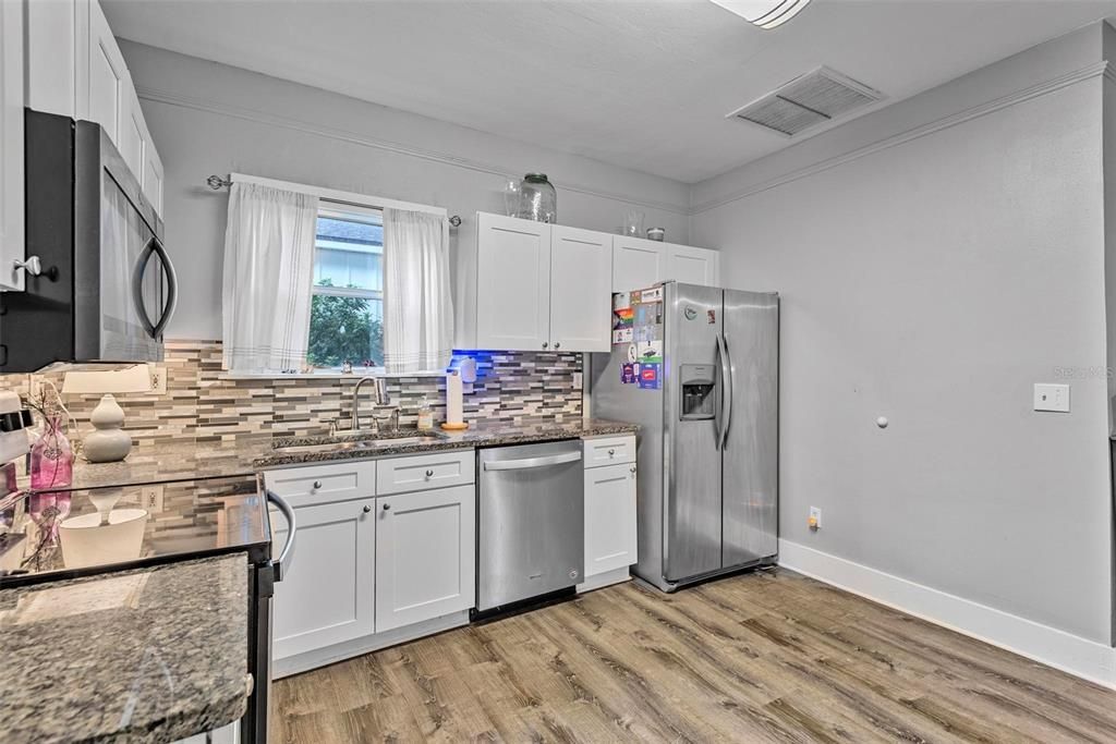 En Venta: $429,000 (2 camas, 1 baños, 734 Pies cuadrados)