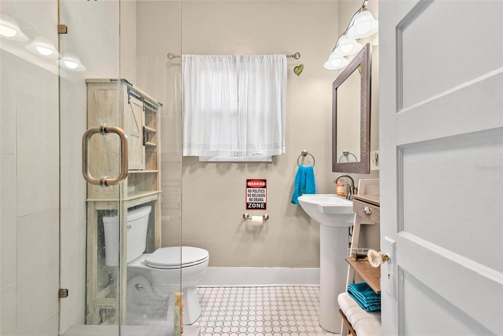 En Venta: $429,000 (2 camas, 1 baños, 734 Pies cuadrados)