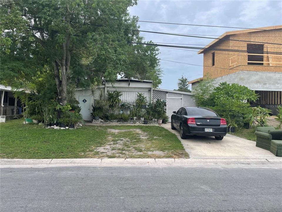 На продажу: $190,000 (0.13 acres)