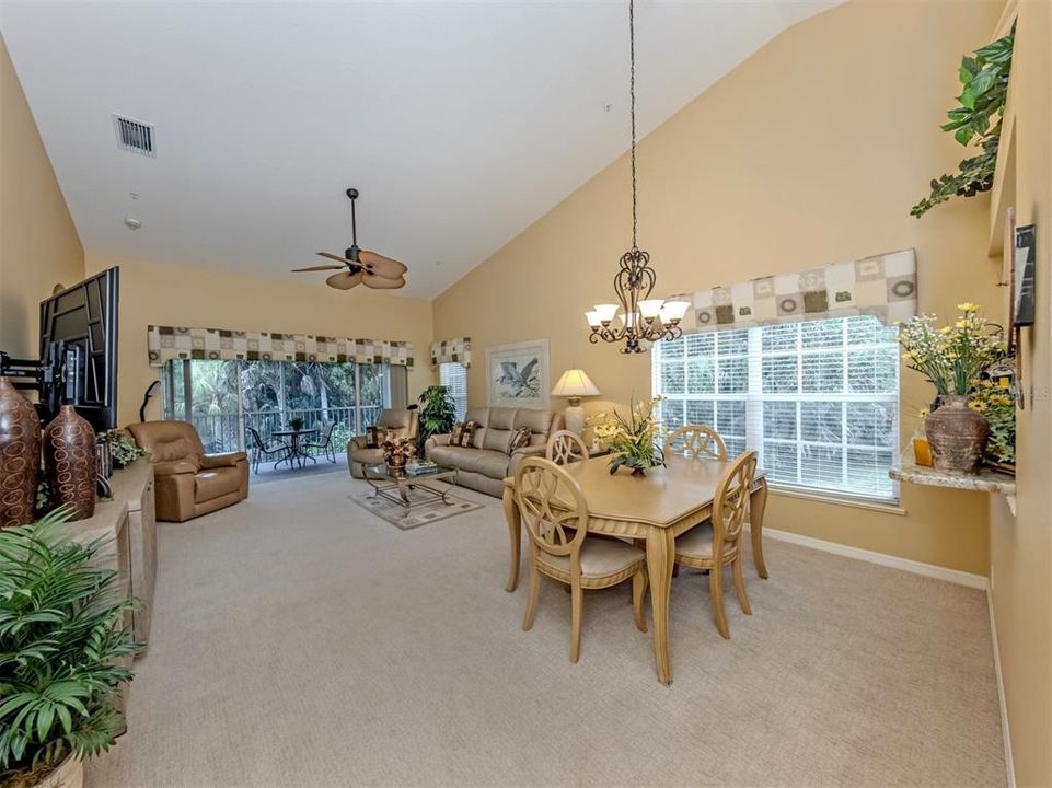 For Sale: $299,000 (2 beds, 2 baths, 1510 Square Feet)