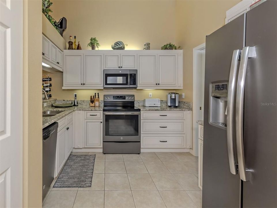 For Sale: $299,000 (2 beds, 2 baths, 1510 Square Feet)