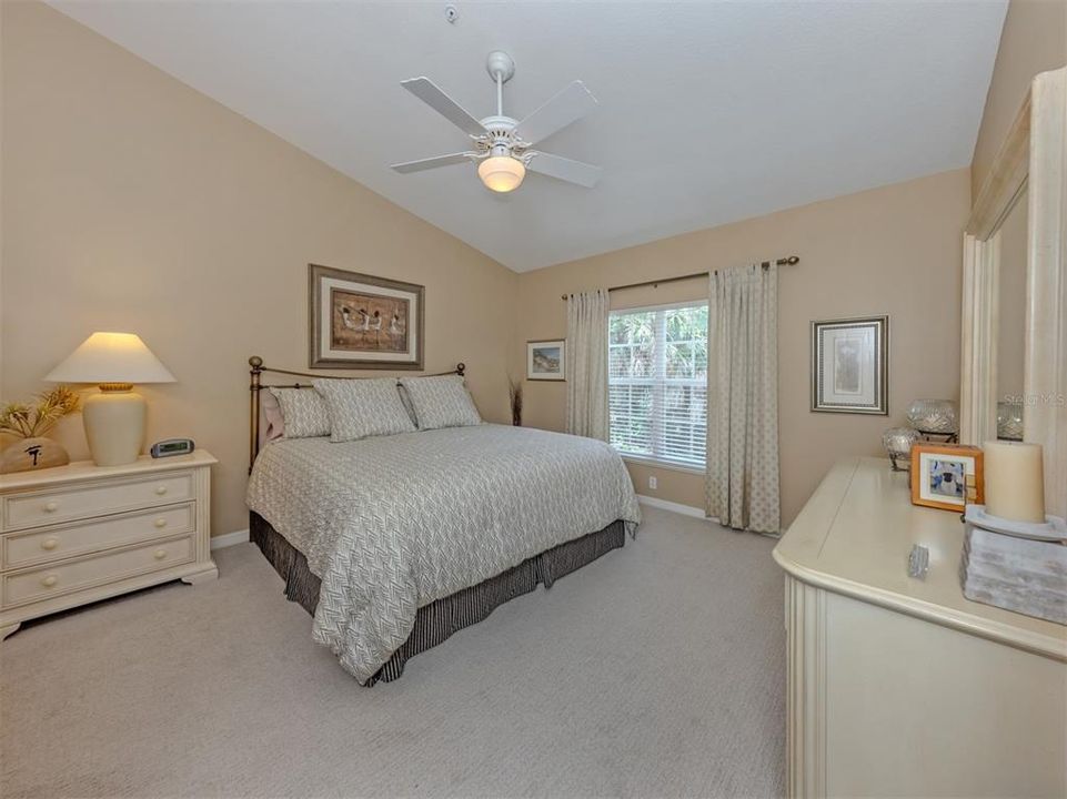 For Sale: $299,000 (2 beds, 2 baths, 1510 Square Feet)