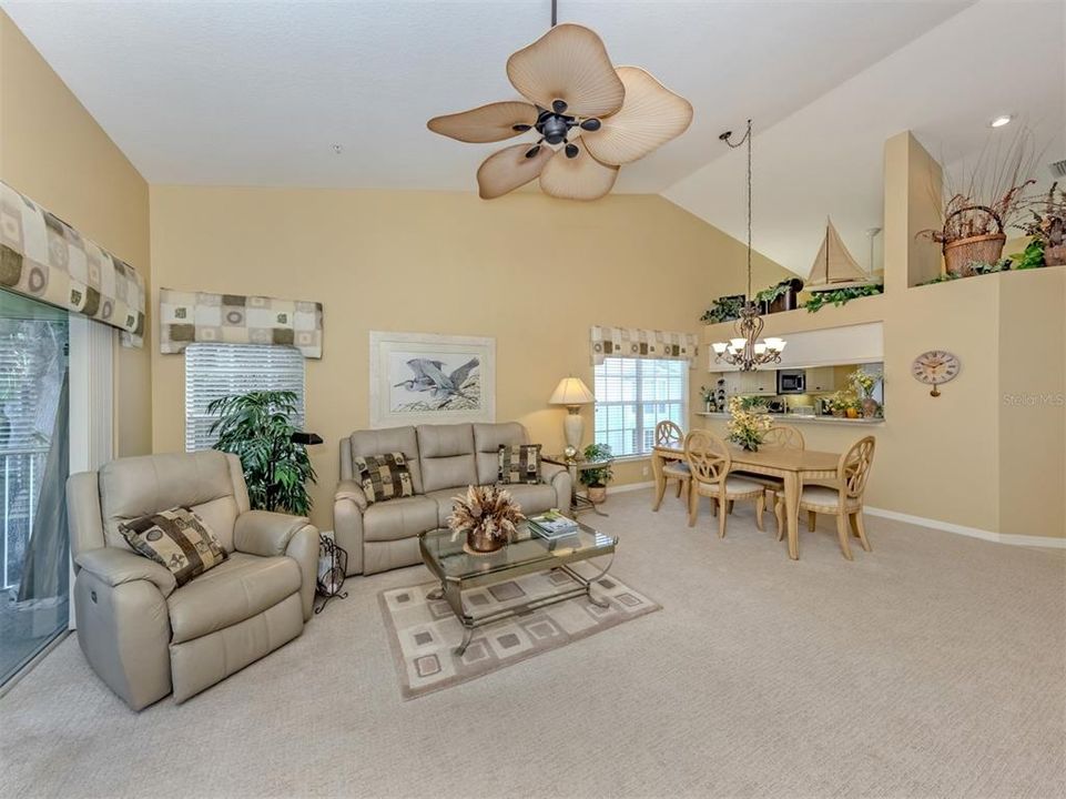 For Sale: $299,000 (2 beds, 2 baths, 1510 Square Feet)