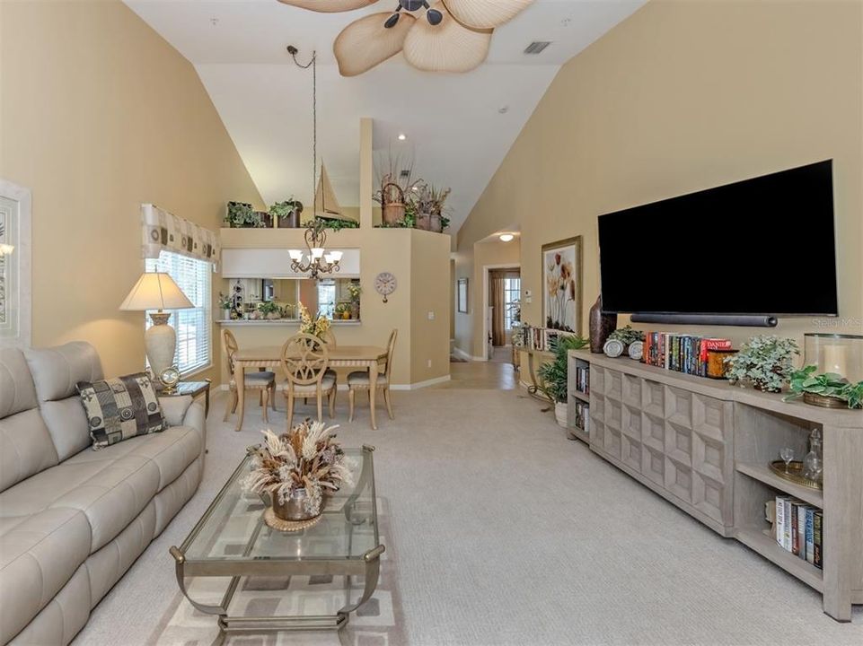 For Sale: $299,000 (2 beds, 2 baths, 1510 Square Feet)