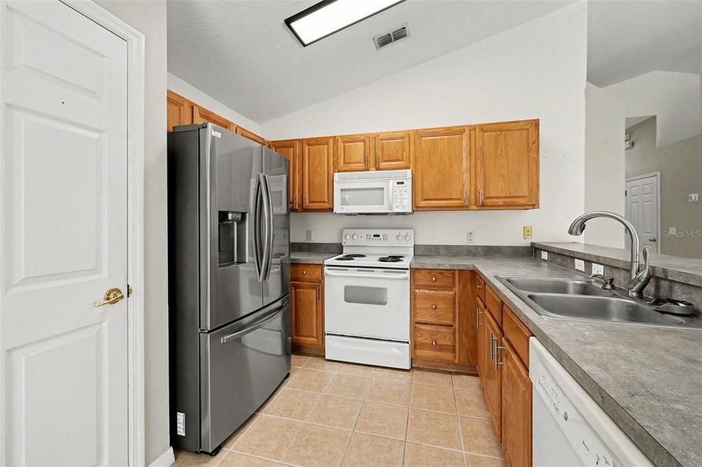 En Venta: $315,000 (3 camas, 2 baños, 1408 Pies cuadrados)