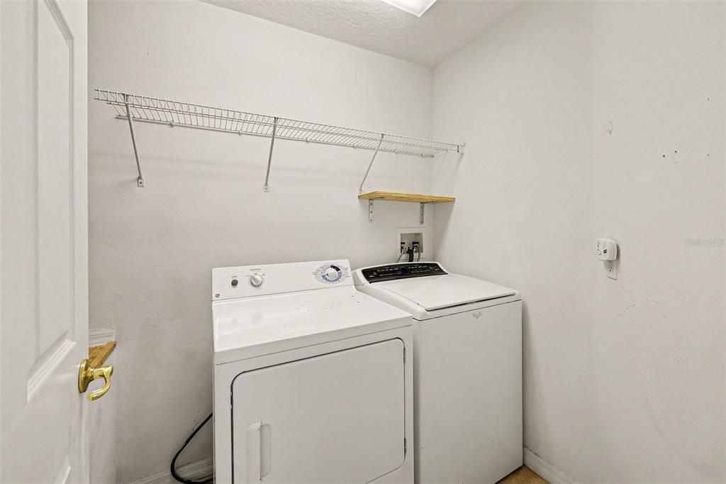 En Venta: $315,000 (3 camas, 2 baños, 1408 Pies cuadrados)