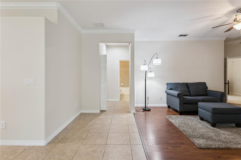 En Venta: $422,500 (4 camas, 3 baños, 1862 Pies cuadrados)