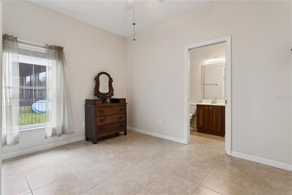 En Venta: $422,500 (4 camas, 3 baños, 1862 Pies cuadrados)
