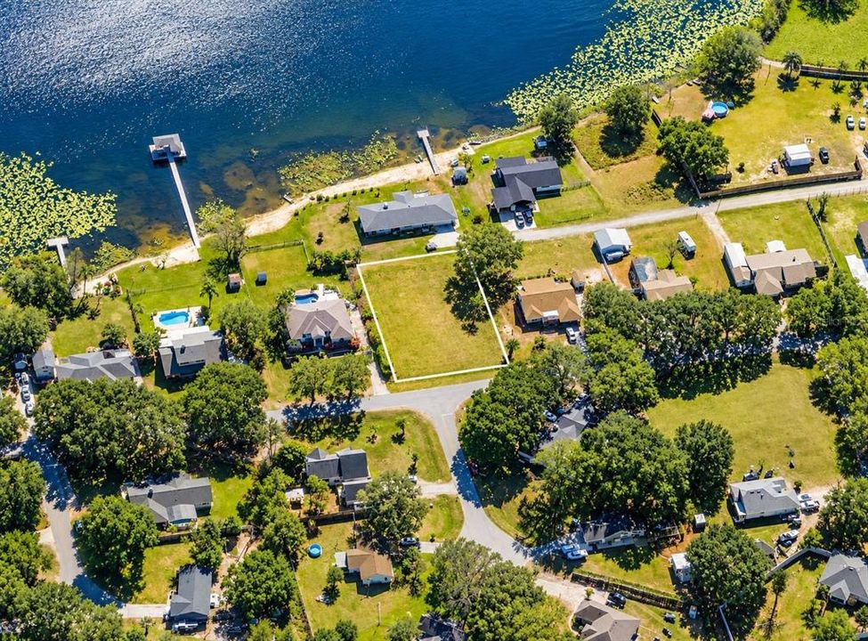 На продажу: $250,000 (0.50 acres)