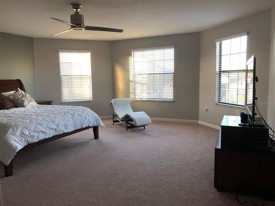 For Sale: $525,000 (5 beds, 3 baths, 3069 Square Feet)
