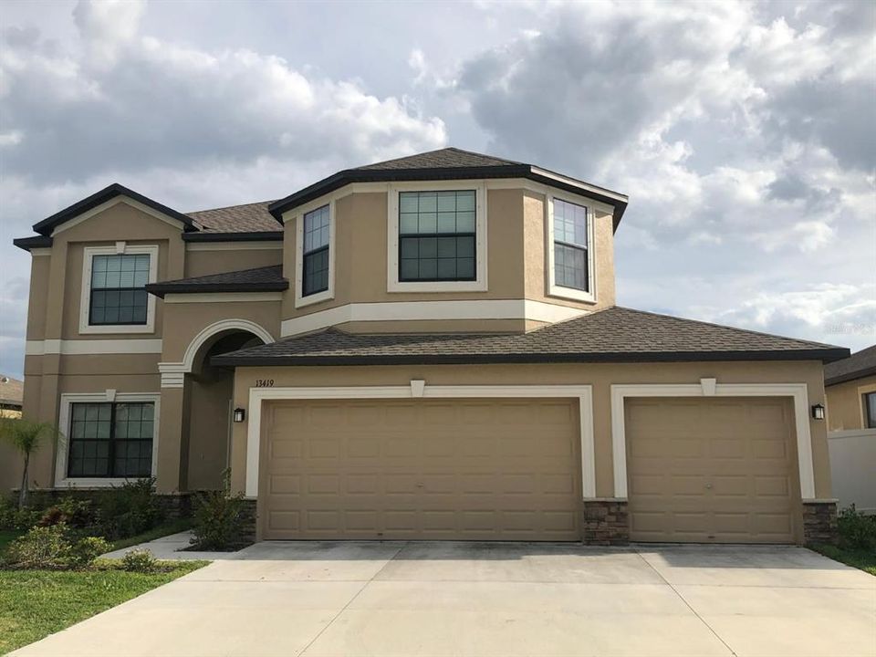 For Sale: $525,000 (5 beds, 3 baths, 3069 Square Feet)