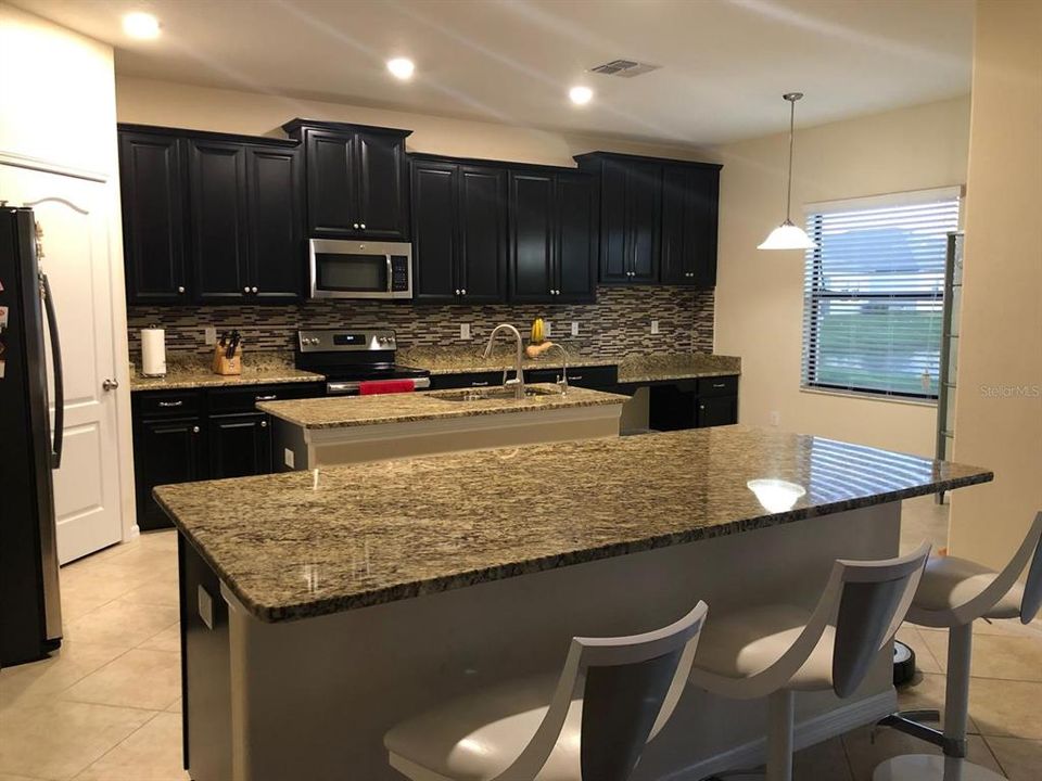 For Sale: $525,000 (5 beds, 3 baths, 3069 Square Feet)