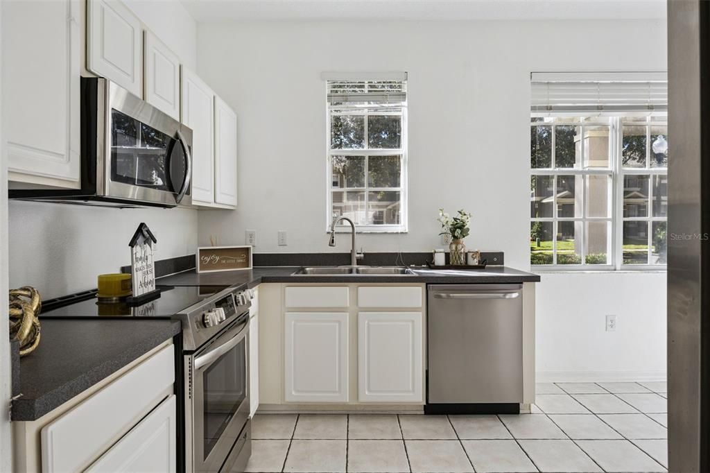 En Venta: $365,000 (2 camas, 2 baños, 1380 Pies cuadrados)