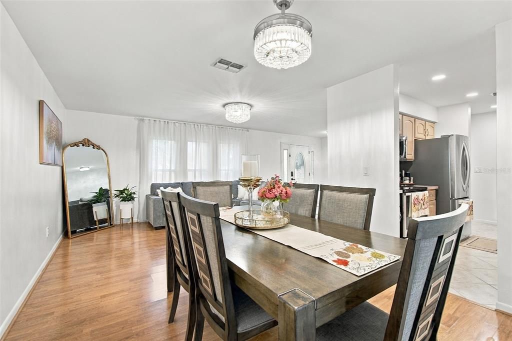 На продажу: $595,000 (3 спален, 2 ванн, 1464 Квадратных фут)
