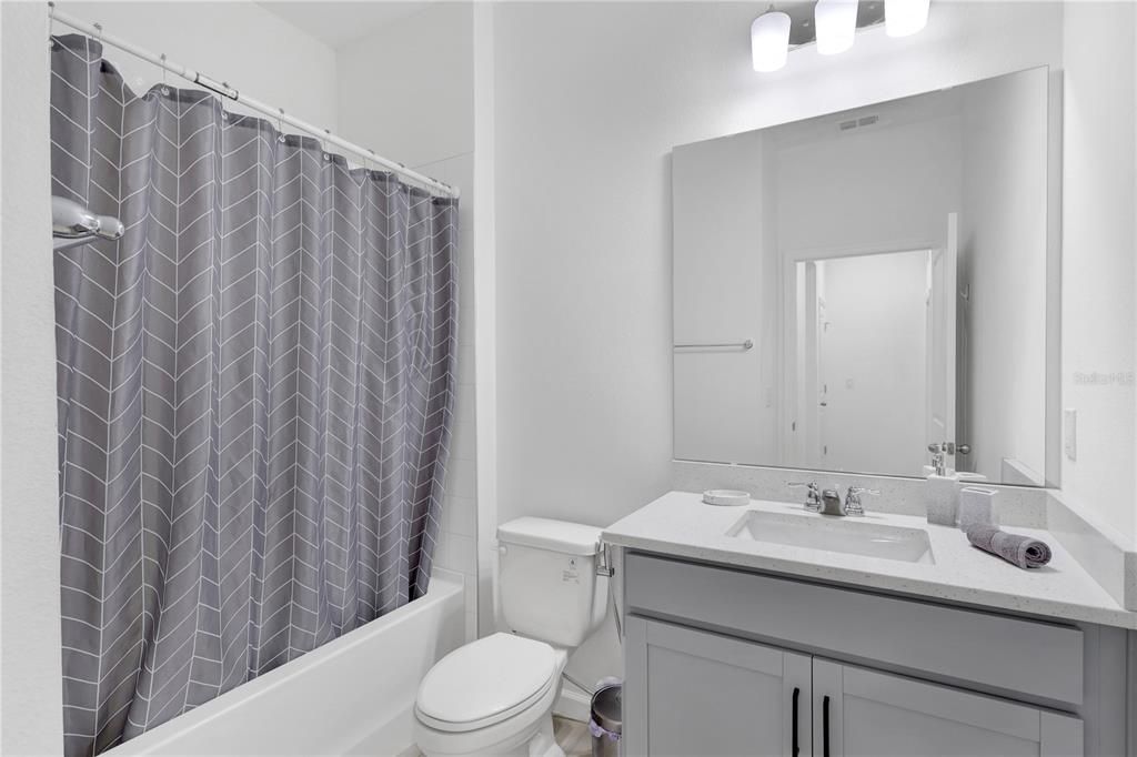 En Venta: $343,990 (4 camas, 2 baños, 2100 Pies cuadrados)