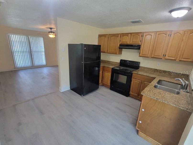 В аренду: $1,795 (3 спален, 2 ванн, 1118 Квадратных фут)