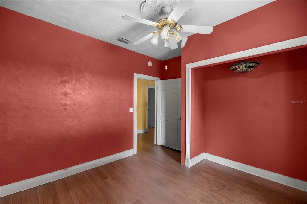 En Venta: $240,000 (3 camas, 2 baños, 1260 Pies cuadrados)