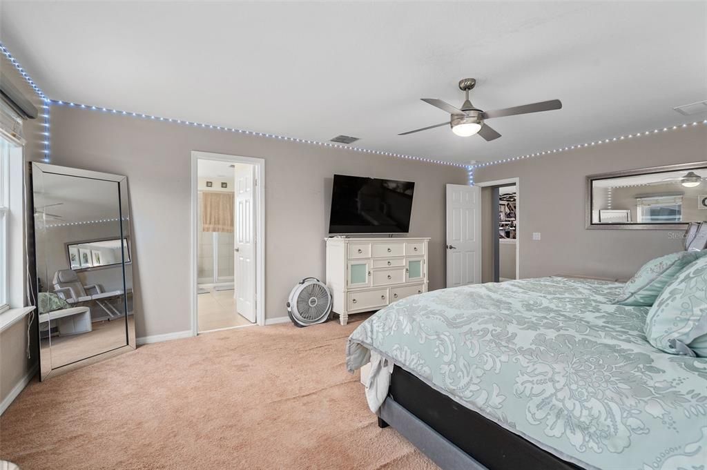 For Sale: $380,000 (3 beds, 2 baths, 2307 Square Feet)