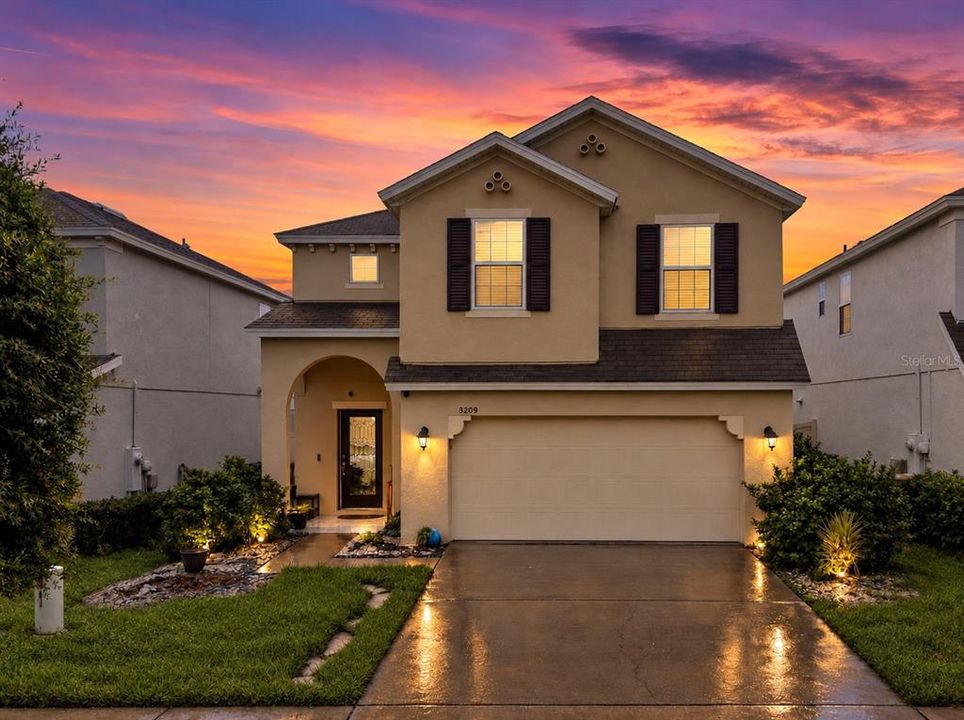 For Sale: $380,000 (3 beds, 2 baths, 2307 Square Feet)