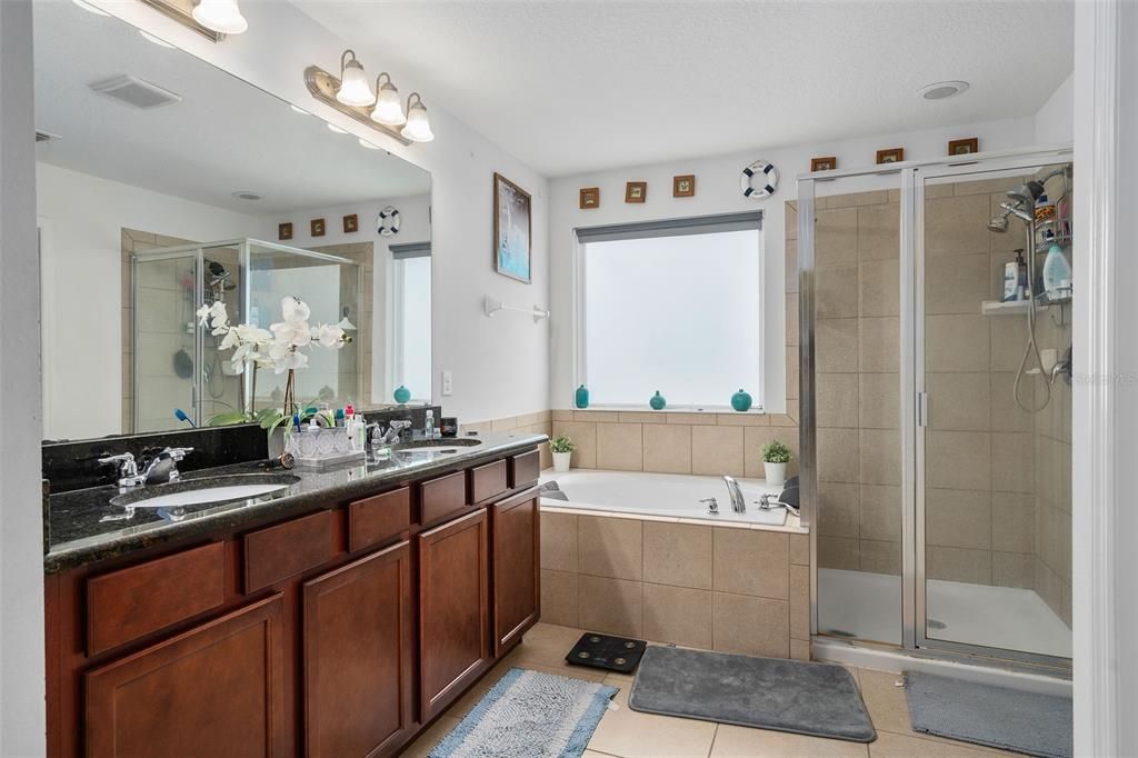 For Sale: $380,000 (3 beds, 2 baths, 2307 Square Feet)