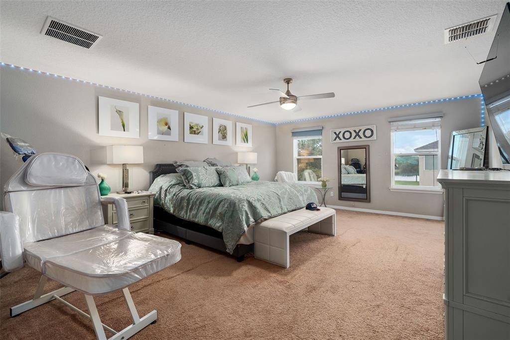 For Sale: $380,000 (3 beds, 2 baths, 2307 Square Feet)