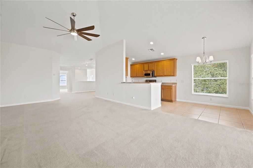 For Sale: $199,900 (2 beds, 2 baths, 1827 Square Feet)