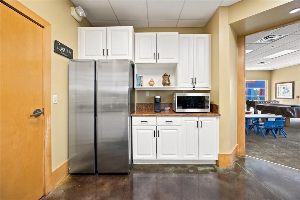 For Sale: $199,900 (2 beds, 2 baths, 1827 Square Feet)