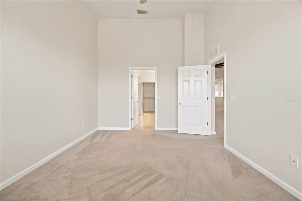 For Sale: $199,900 (2 beds, 2 baths, 1827 Square Feet)