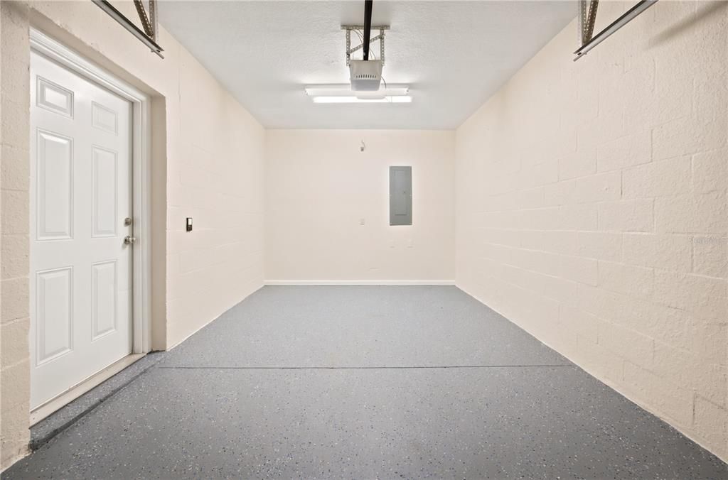 For Sale: $199,900 (2 beds, 2 baths, 1827 Square Feet)
