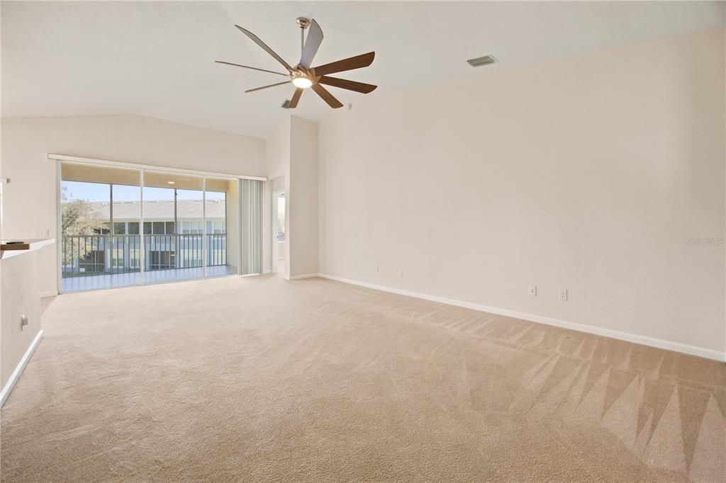For Sale: $199,900 (2 beds, 2 baths, 1827 Square Feet)