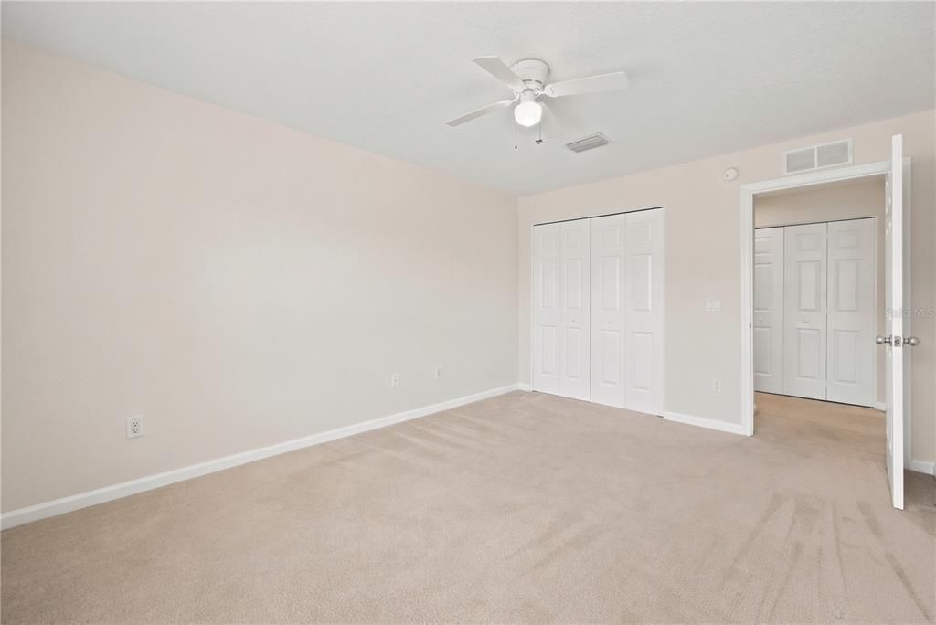 For Sale: $199,900 (2 beds, 2 baths, 1827 Square Feet)
