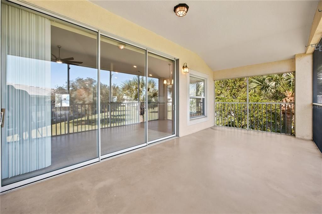 For Sale: $199,900 (2 beds, 2 baths, 1827 Square Feet)