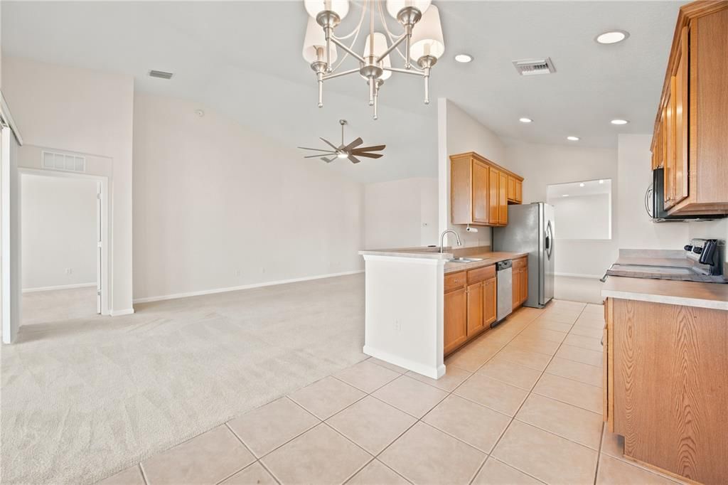 For Sale: $199,900 (2 beds, 2 baths, 1827 Square Feet)