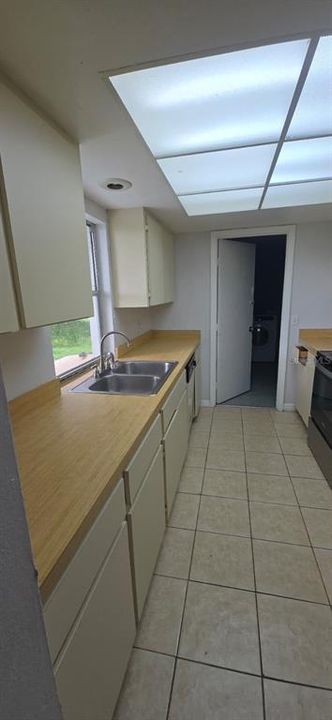 В аренду: $1,650 (2 спален, 2 ванн, 1064 Квадратных фут)