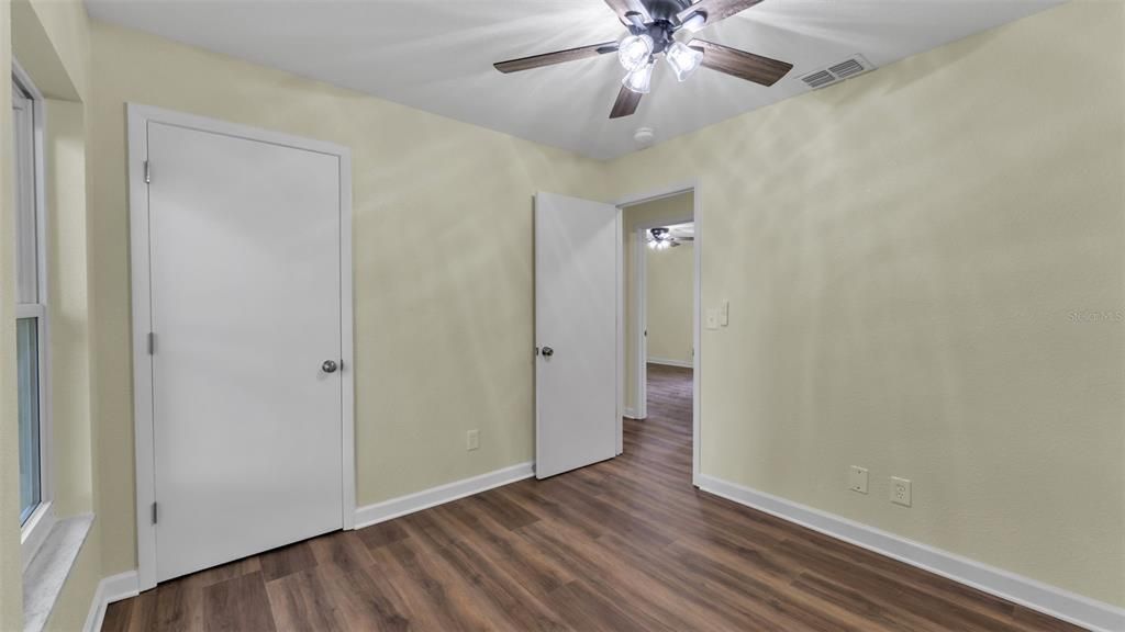 For Sale: $265,000 (3 beds, 1 baths, 1011 Square Feet)